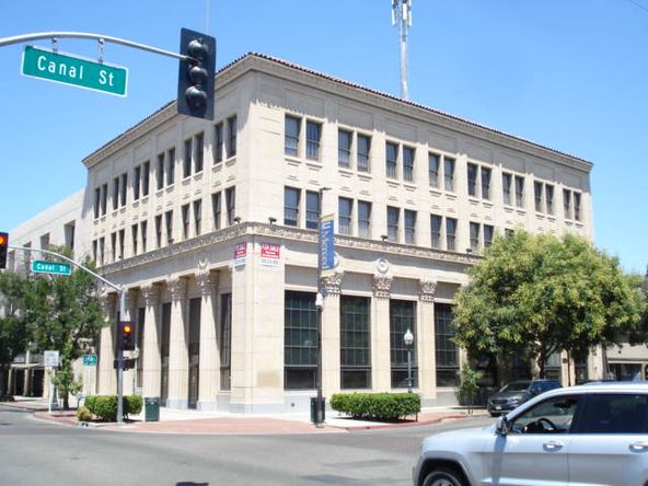 Mondo Building: 501 W Main St, Merced, CA 95340
